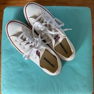 Converse sneakers size 9